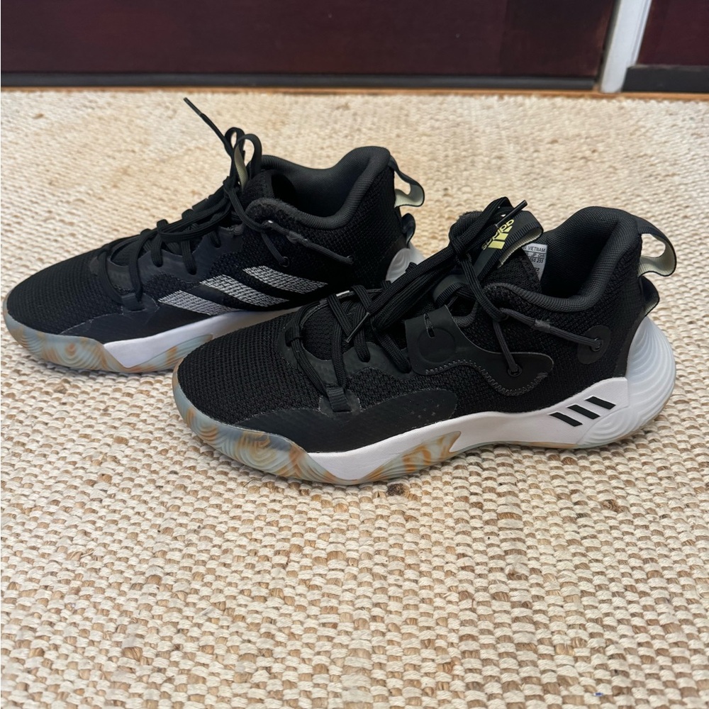 Men Adidas Sneaker size 8